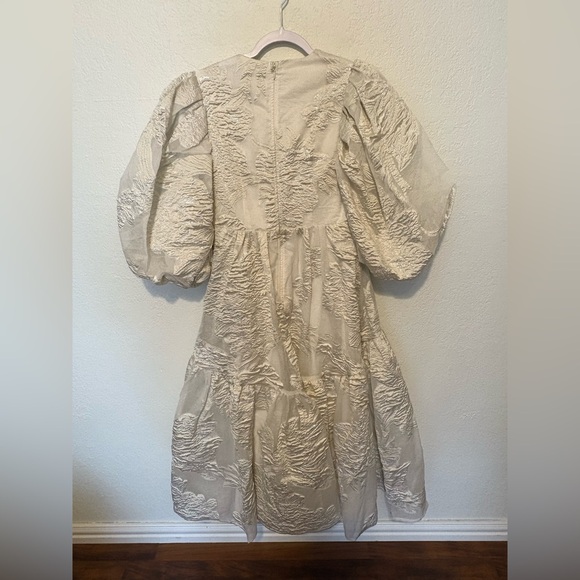 ASOS EDITION Tiered Metallic Floral Jacquard Midi Dress – Ivory/White NWT Size 4 - Picture 13 of 16